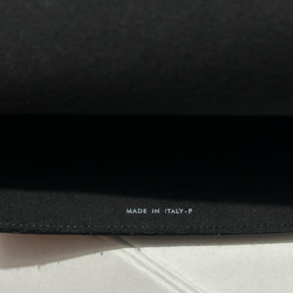 Chanel sunglass case - Picture 7 of 8